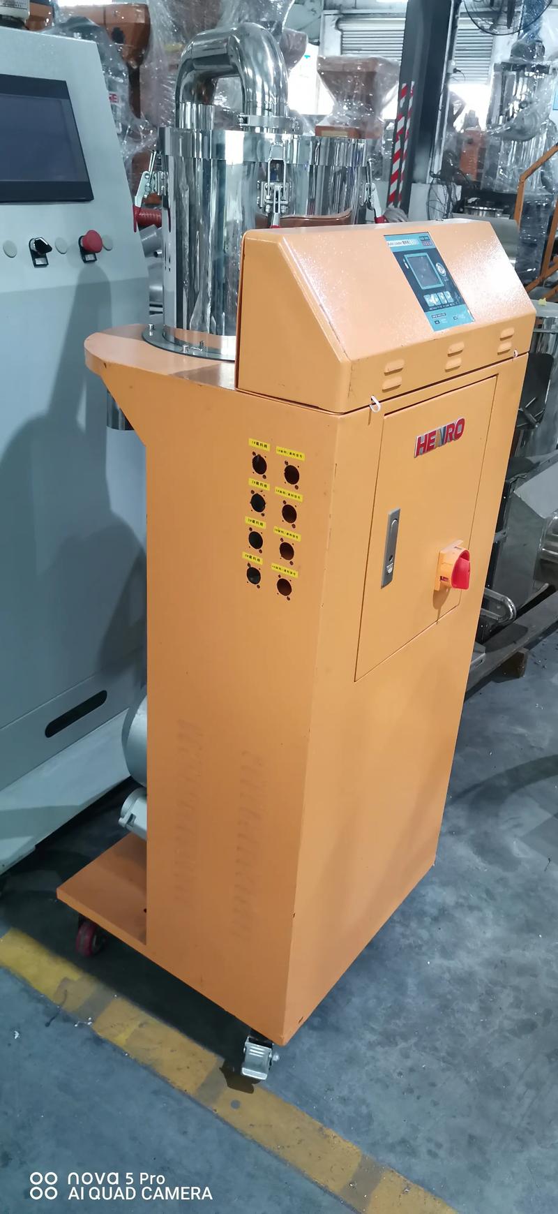 恒荣机械塑料改性工厂设备 除湿干燥系统系列产品解析